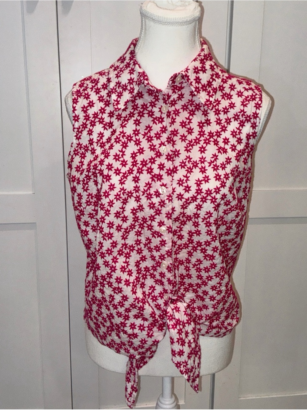 Talbots cotton pink stars embroidered sleeveless button and tie front top sz 12